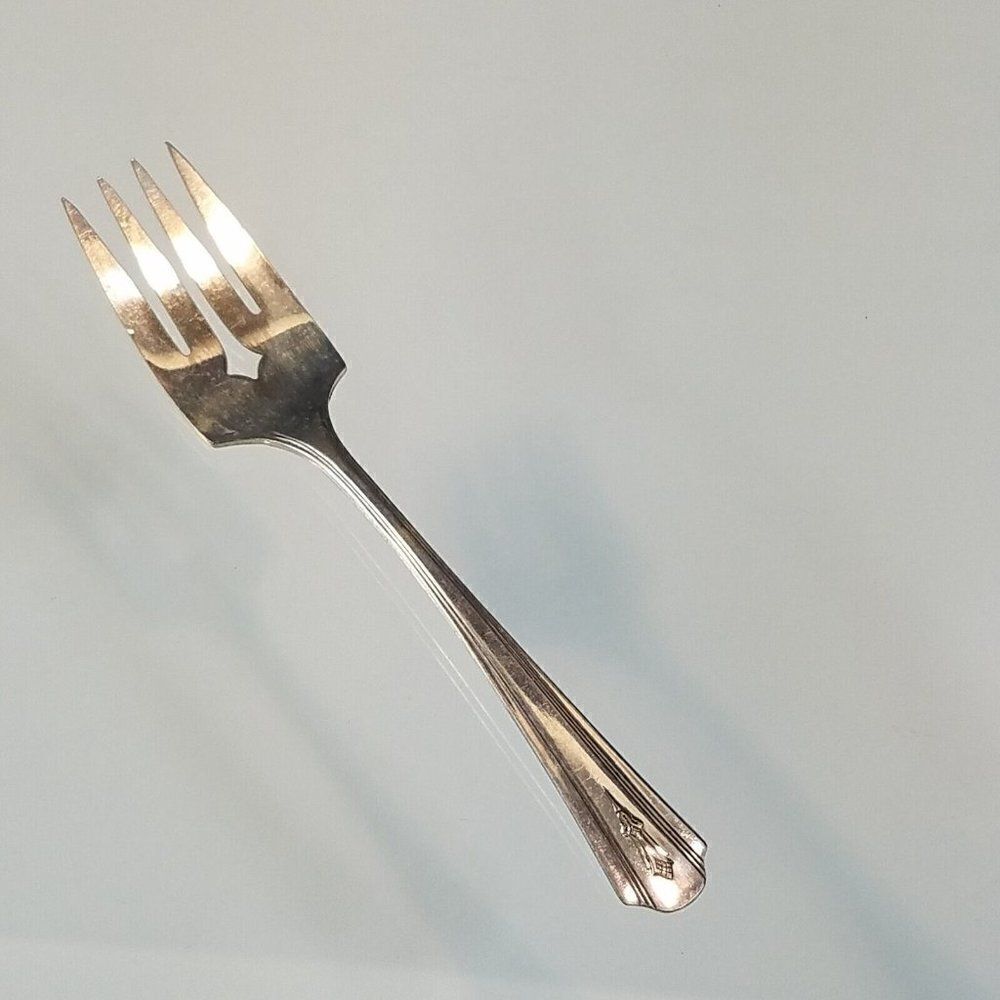 Peerless Oneida Silver Plate 1933 Charmion Pattern Serving Fork 8.25 in
